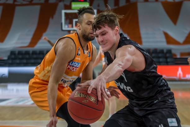 贝莱形成双 贝莱形成双